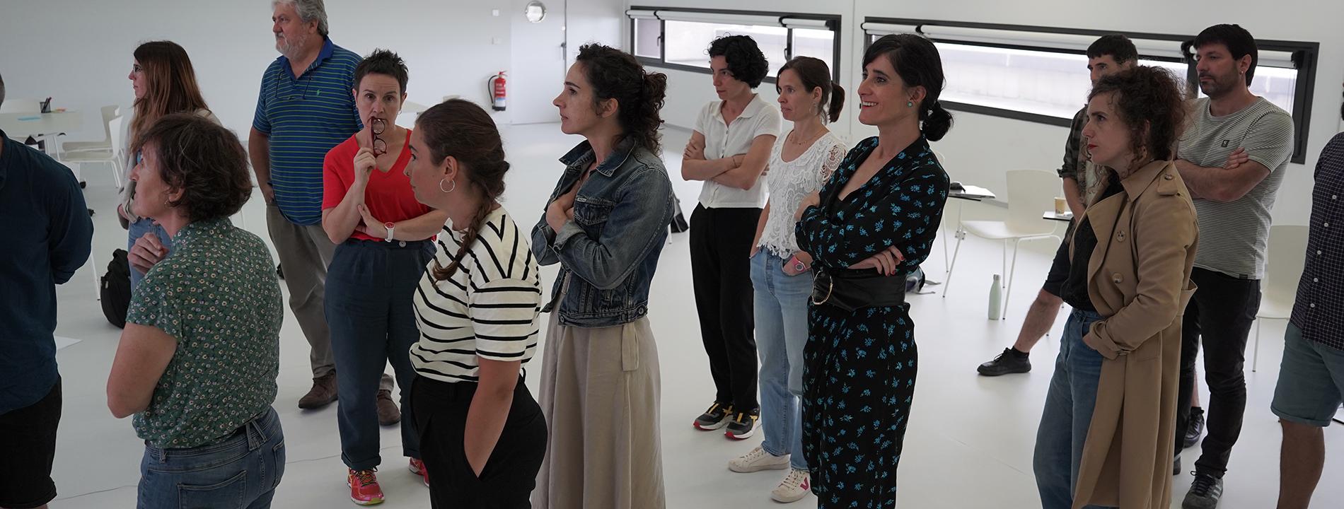EUSKAL HERRIKO KO-SORKUNTZA EKOSISTEMAREN MAMIA- Nola artikulatzen dira ekosistemak denboran sostengatu eta inpaktu iraunkorra izateko? - Esperimenta dezagun artikulatzeko moduetan Euskal Herriko Ko-sorkuntzako ekosistema topaketaren argazkia